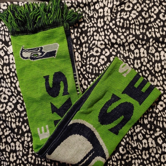 Seahawks scarf - Picture 3 of 6
